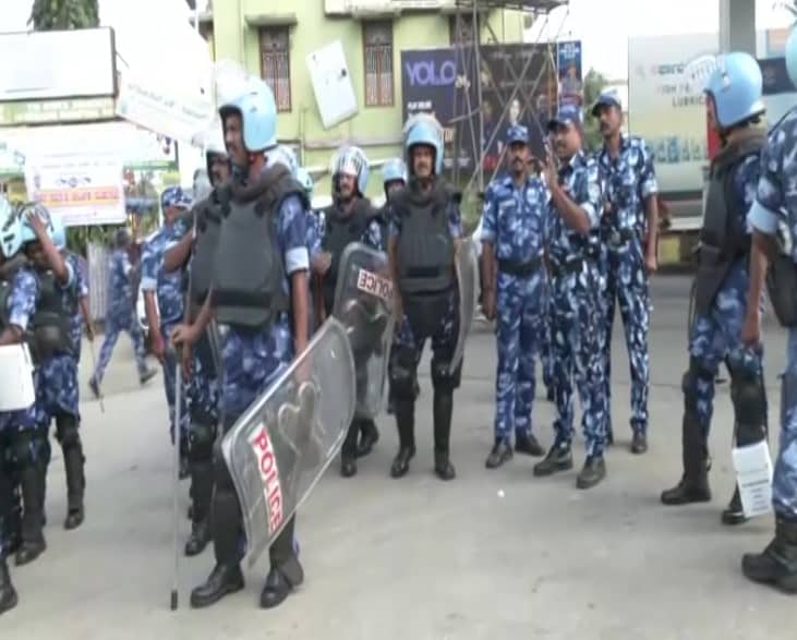 Cauvery Water Row Pro Kannada Outfits Call For Bandh In Mandya Today